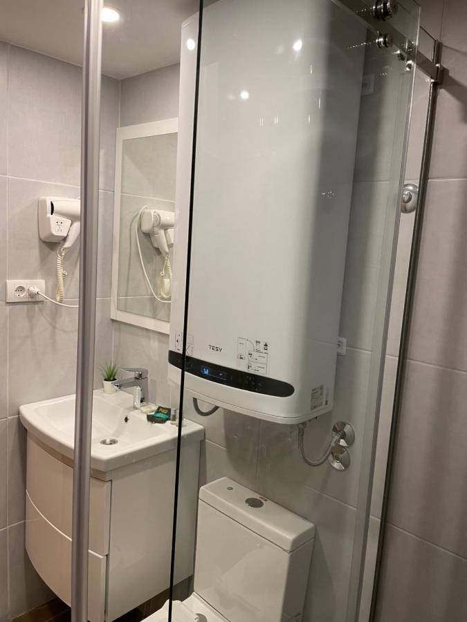 Leo Apartment Ni Екстериор снимка