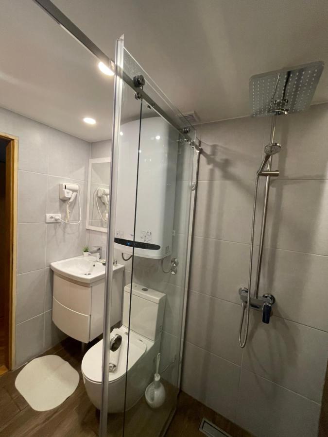 Leo Apartment Ni Екстериор снимка
