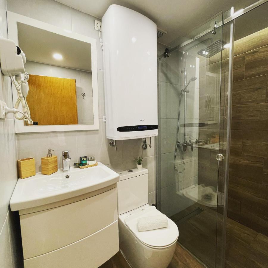 Leo Apartment Ni Екстериор снимка