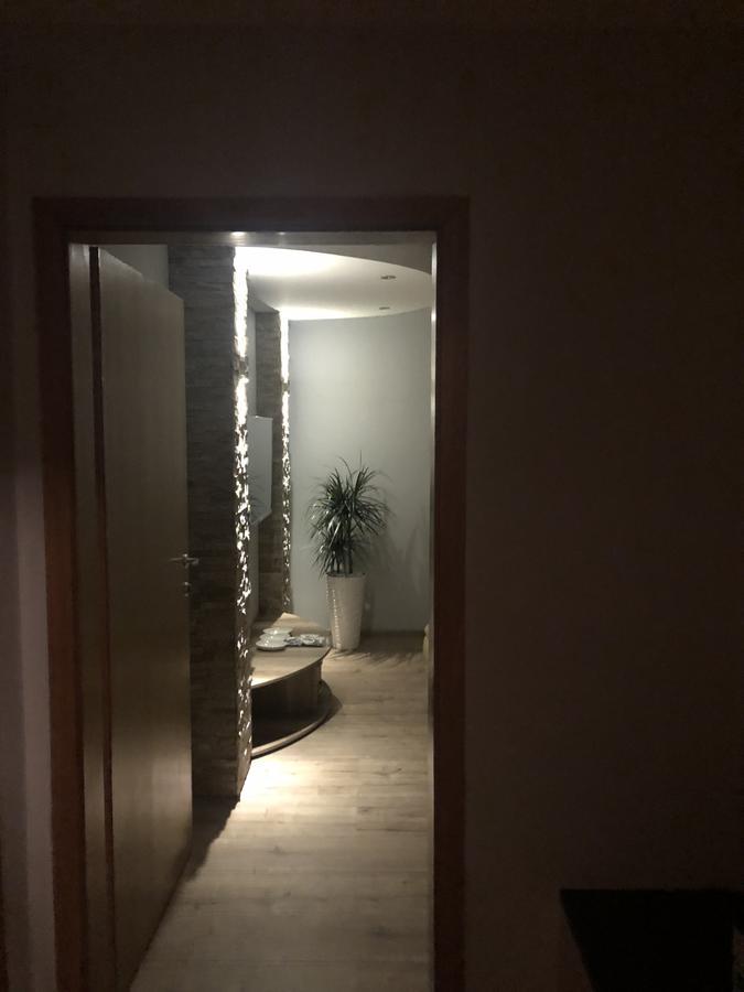 Leo Apartment Ni Екстериор снимка