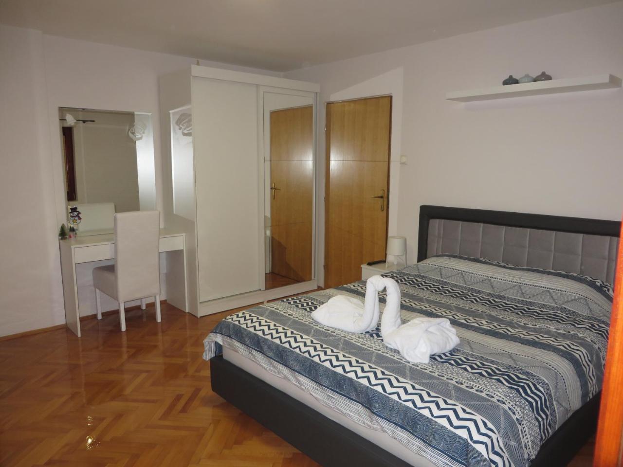 Leo Apartment Ni Екстериор снимка
