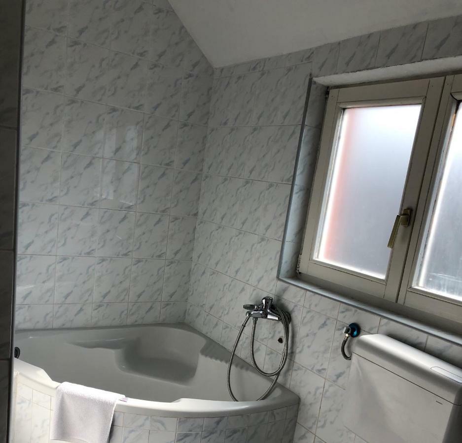 Leo Apartment Ni Екстериор снимка